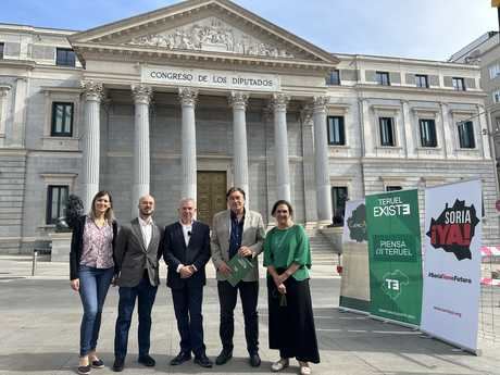 Cuenca Ahora acude a Madrid a denunciar que se comparen sus ayudas al funcionamiento con la financiación que se negocia para Cataluña