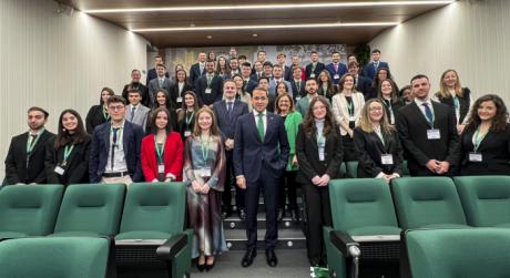 Globalcaja da la bienvenida a los primeros estudiantes de 2025 participantes en su programa de becas ‘Oportunidad al Talento’