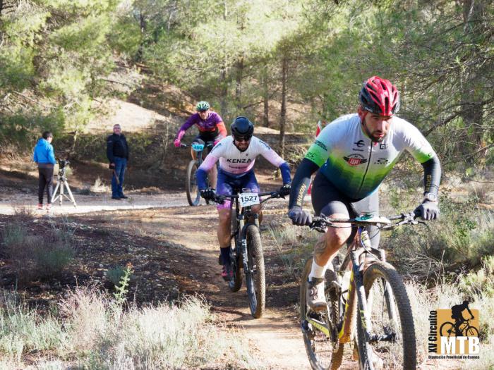 Alberto Ponce y Alba López se coronan campeones en el VII Trofeo MTB Benitense