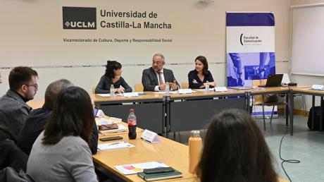 La élite de la investigación en comunicación debate sobre la plataformización de los medios en la UCLM