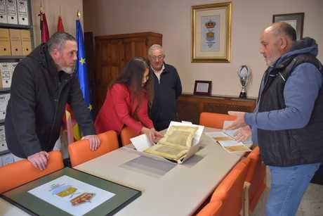 Restaurado el pergamino de la concesión del título de Villa a Albendea, firmado por Carlos V en 1537