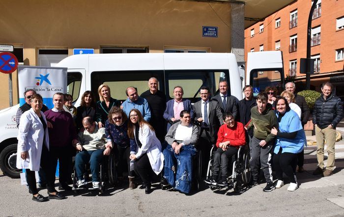 La asociación AFAMIT de Tarancón estrena nuevo vehículo adaptado