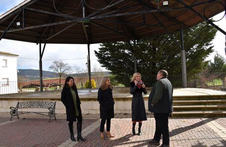 Paredes renueva su emblemático kiosco de la música