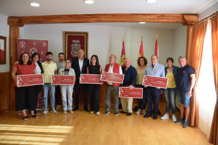 El Ayuntamiento de Tarancón entrega la recaudación de los conciertos solidarios a seis asociaciones asistenciales