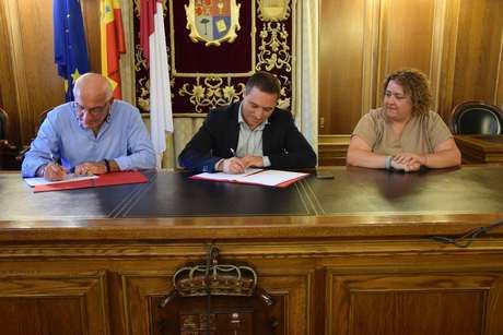 Diputación y Cáritas Diocesana firman un convenio para la formación de voluntarios por 35.000 euros