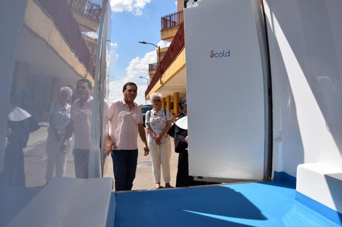 Diputación colabora con la residencia Hogar San José en la compra de una nueva furgoneta frigorífica