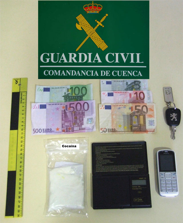 La Guardia Civil  detiene a una persona por tráfico de  drogas, en Motilla del Palancar