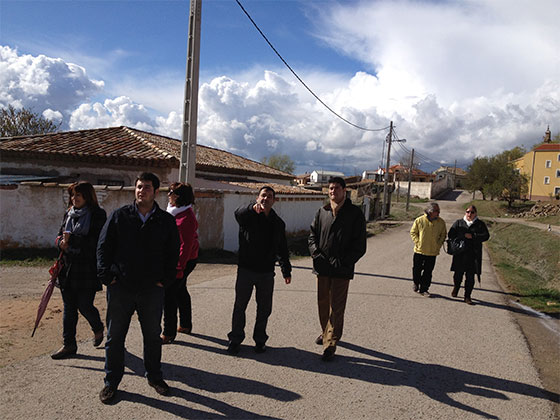 Ávila visita la pedanía de La Melgosa