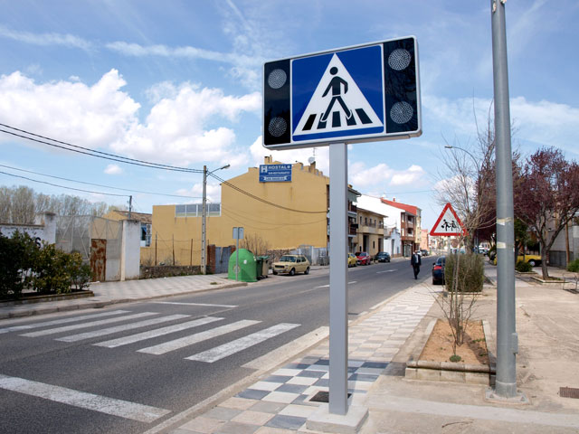 La DGT instala semáforos y un radar fijo en la travesía de Chillarón