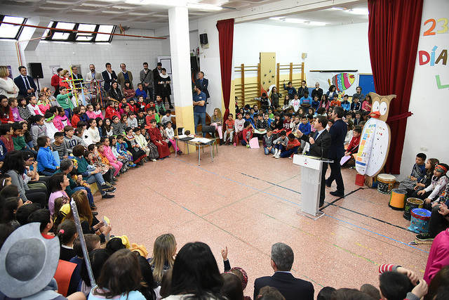  El presidente García-Page anima a los niños y niñas a leer y a disfrutar de “nuestro” Cervantes