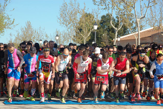 Ángel Llorens y Lola Castellote se imponen en el Duatlón Cross de Mota del Cuervo