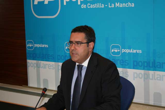 Rodríguez recuerda que el Gobierno regional ha suprimido 34 empresas públicas de la “mastodóntica maquinaria burocrática creada por el PSOE”