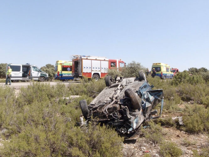 Dos heridos graves en un accidente en la CM-211 en Campillo de Altobuey