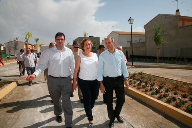 Soriano y Prieto visita las obras de construcción del Parque Norte de Iniesta