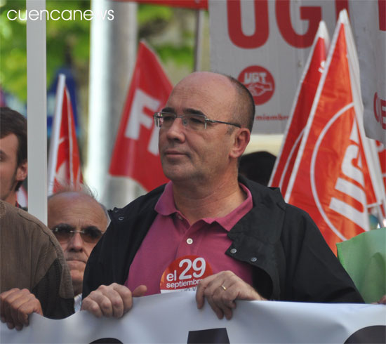 UGT llama a Abraham Sarrión a hablar de salarios y vivienda pisando la Tierra