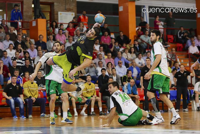 Ajustada victoria del Ciudad Encantada en el derbi regional ante el Guadalajara (24-23)