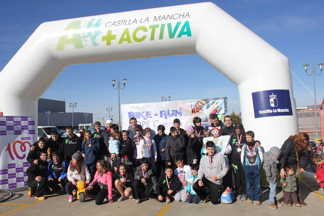 Cerca de 60 jóvenes participan en la jornada lúdico-deportiva 'Bike and run series by COPE'