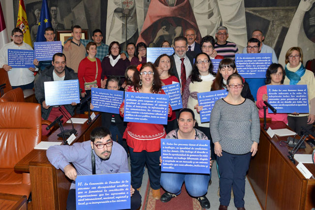  De Lara demanda un mayor compromiso de la sociedad hacia las personas más frágiles