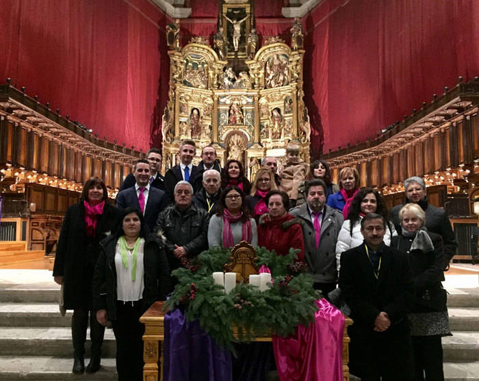 Una delegación de hermanos de la Santa Cena participa en el XIV Encuentro Nacional en Valladolid