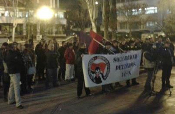 Unas 70 personas se concentraron en la Plaza de España para pedir la libertad de Alfón Fernández