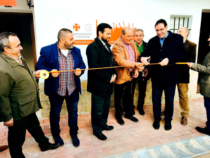 Prieto inaugura la nueva sede de la Hermandad del Santo Niño y del Museo de Moros y Cristianos de Valverde de Júcar