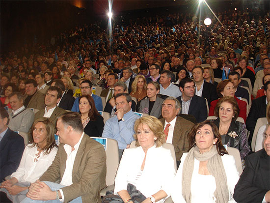 El PP de Cuenca muestra a Cospedal su más firme apoyo como “la presidenta del futuro, la ilusión y la confianza”