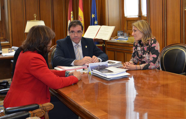 Prieto se interesa por los planes de Gas Natural en la Provincia