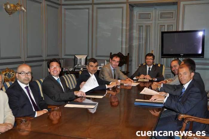 El consejero de Hacienda se reúne con los empresarios de la provincia