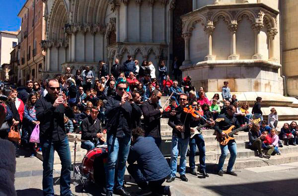 Folk castellano fusionado con ritmos rock, disco y música clásica para la noche conquense del domingo