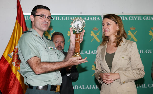 Cospedal ensalza la labor ejemplar de la Guardia Civil