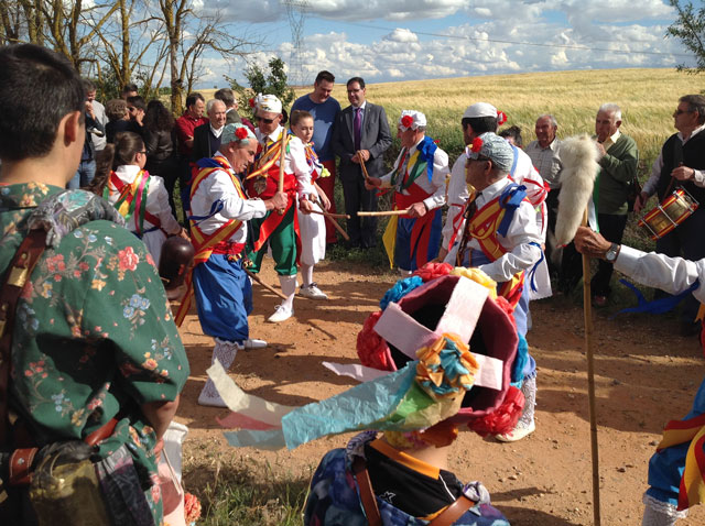  Prieto respalda la aspiración a Fiesta de Interés Turístico Regional de la ‘Endiablada de El Hito’