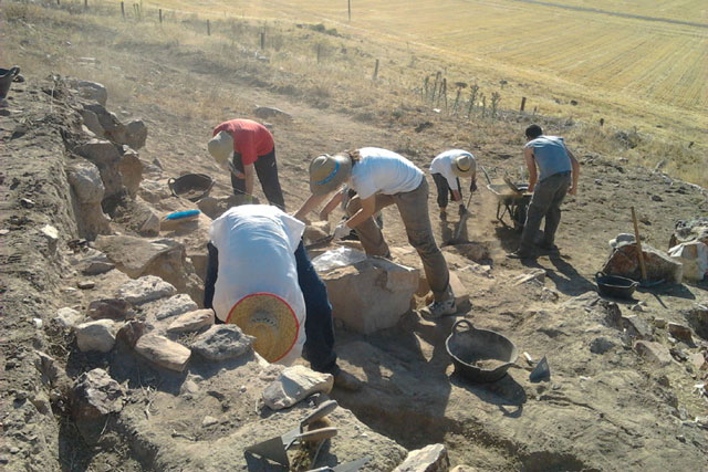 Alumnos de la UCLM volverán a excavar en la necrópolis ibérica de Alarcos del 30 de junio al 7 de julio 