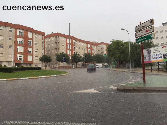 Una tormenta sobre Cuenca provoca inundaciones en la ciudad