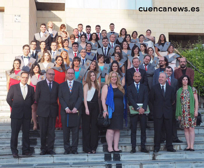 Los alumnos de Periodismo celebraron su acto de graduación