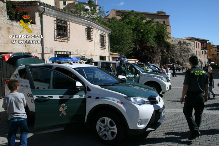 La Guardia Civil muestra distintas especialidades en la fiesta de los Tiradores Bajos