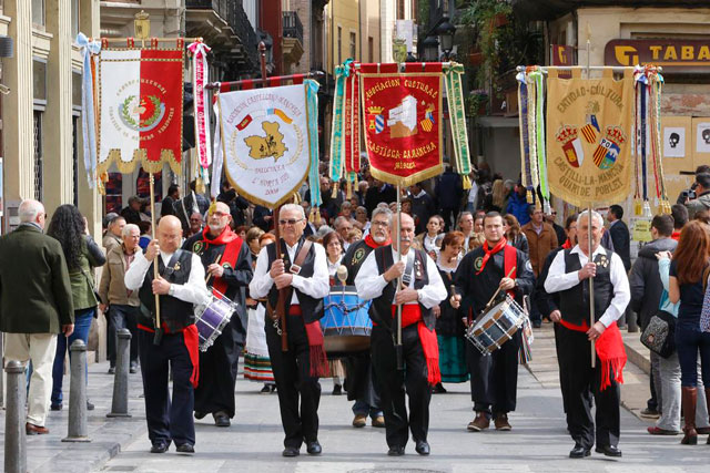 La Junta aprueba una línea de ayudas para comunidades originarias y casas regionales