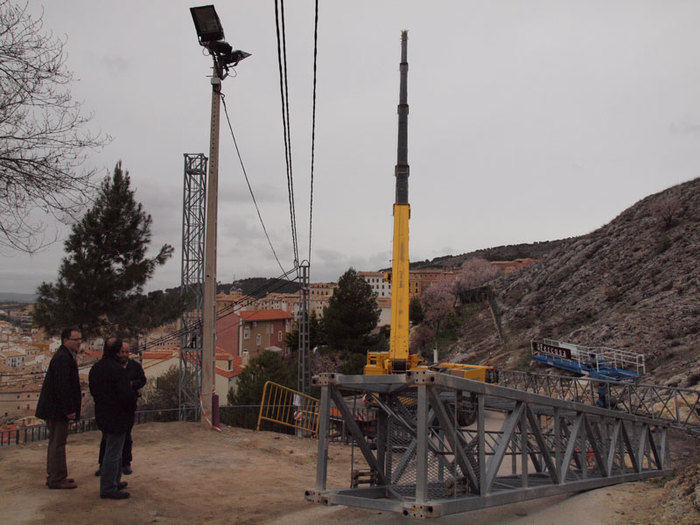 Retirada una grúa que llevaba alrededor de ocho años instalada en Tiradores