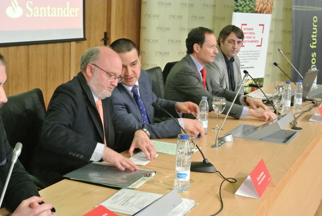 El Gobierno regional valora su gestión de la PAC y aboga por mantener su apuesta por los agricultores profesionales en 2016 