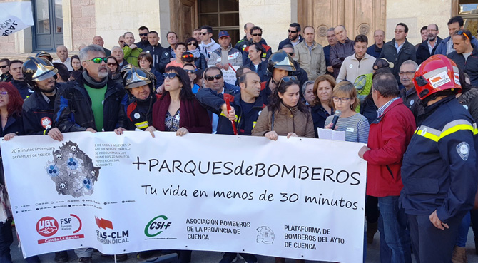 Alcaldes y concejales socialistas reclaman junto a los Bomberos unos tiempos de respuesta seguros