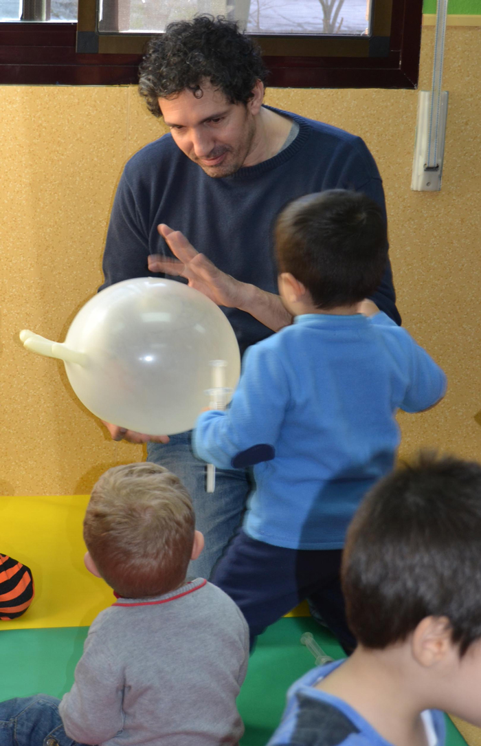 César Bona: “Nuestra misión como maestros es educar a los niños en la felicidad”