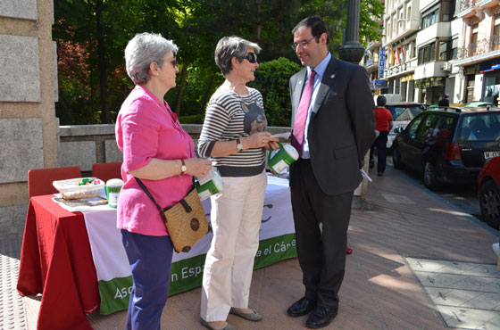 Prieto apoya a AECC en el día dedicado a la lucha contra el cáncer