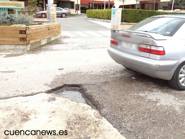 El Pleno apoya una moción del PP que arreglará los baches de las calles