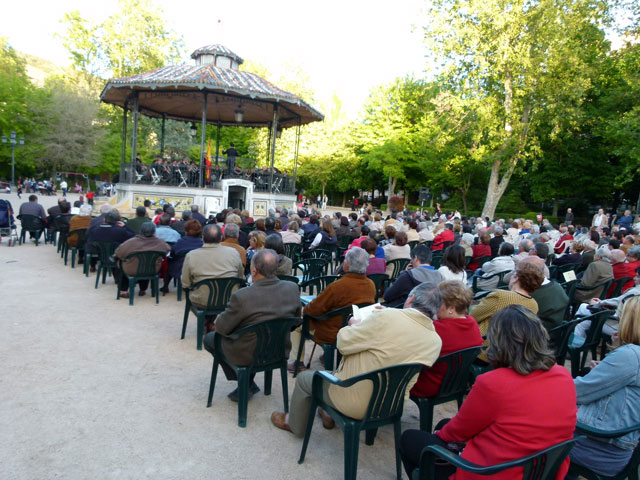 El parque de San Julián acogió el concierto de marchas militares