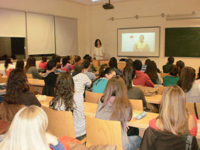 El CIPE-SIEM realiza unas jornadas sobre incorporación al mundo laboral en la Facultad de Educación