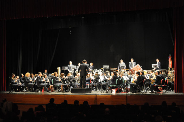 Prieto  asiste al concierto del 30 aniversario de la Asociación Musical Moteña