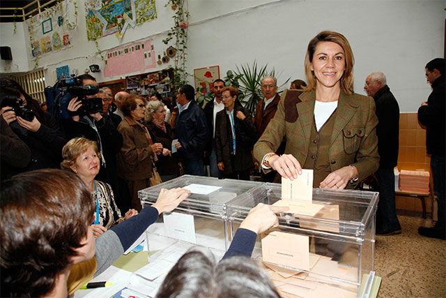 Cospedal hace un llamamiento a la participación para que los ciudadanos sean los protagonistas del futuro de nuestro país