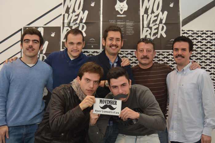 Alumnos de la Facultad de Periodismo se suman al movimiento 'Movember'