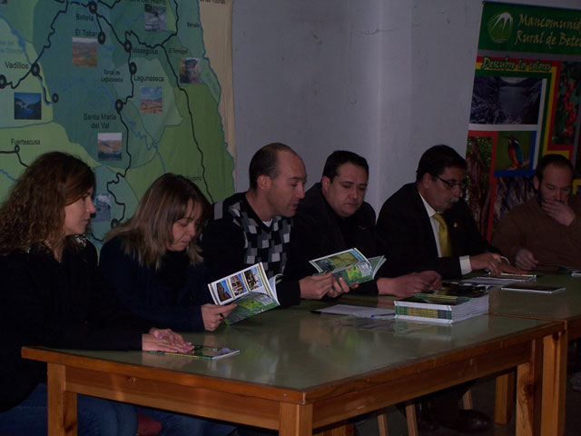 La macomunidad de Turibec  realiza la presentación de las guías de turismo en la Serranía norte de Cuenca 