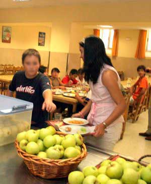 Aprobado un gasto de 728.000 euros para el reparto de fruta en centros escolares de la región en el presente curso escolar