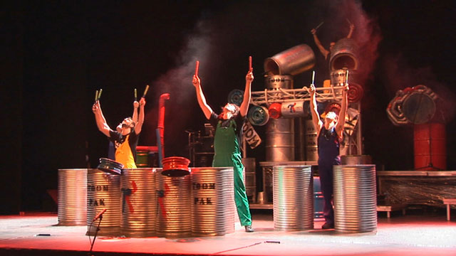 Reciclart School enseña esta noche la importancia de cuidar el medio ambiente a través de la percusión